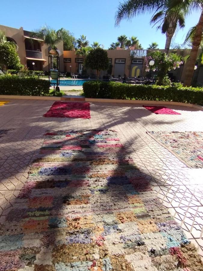 ApartHotel Nzaha Tahanaout Bagian luar foto
