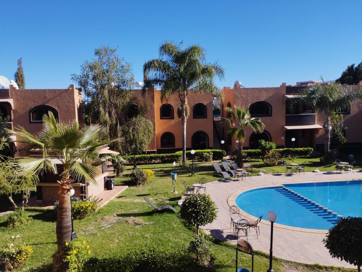 ApartHotel Nzaha Tahanaout Bagian luar foto