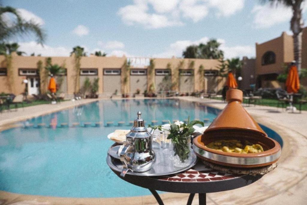 ApartHotel Nzaha Tahanaout Bagian luar foto